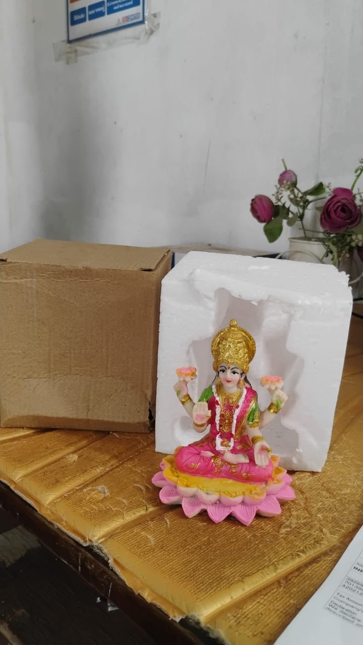 Beautiful Decorative Lakshmi Mata Idol Sitting on Lotus (1 Pc) Beautiful Decorative Lakshmi Mata Idol Sitting on Lotus (1 Pc)